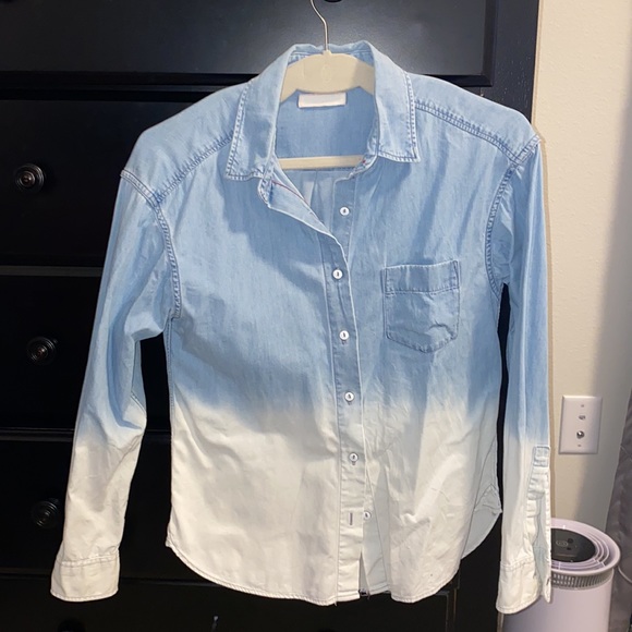 🌊UNIQLO Denim Long Sleeve - Picture 3 of 7